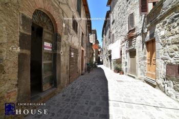 Splendido appartamento su due livelli quartiere Castello (rif.10) [/GEST/immagini]  