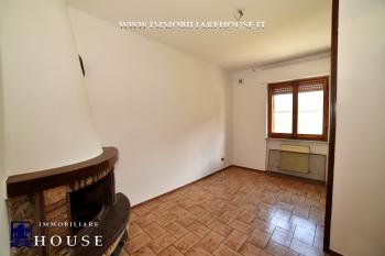 Large apartment on the ground floor. (rif.16) [/GEST/immagini]  