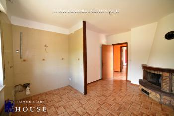 Large apartment on the ground floor. (rif.16) [/GEST/immagini]  