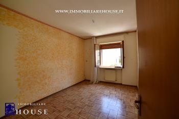 Large apartment on the ground floor. (rif.16) [/GEST/immagini]  