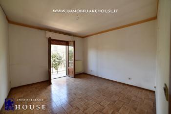 Large apartment on the ground floor. (rif.16) [/GEST/immagini]  