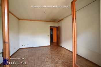 Large apartment on the ground floor. (rif.16) [/GEST/immagini]  