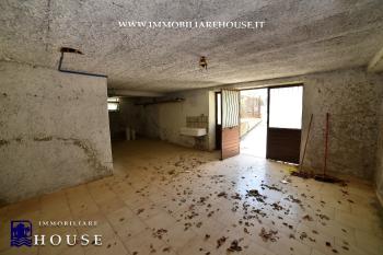 Large apartment on the ground floor. (rif.16) [/GEST/immagini]  