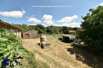 Casale in pietra risalente al 1880 (rif.34) [/GEST/immagini]  