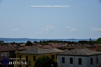 Maestosa villa al centro della città Bolsena (rif.35) [/GEST/immagini]  