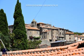 Maestosa villa al centro della città Bolsena (rif.35) [/GEST/immagini]  